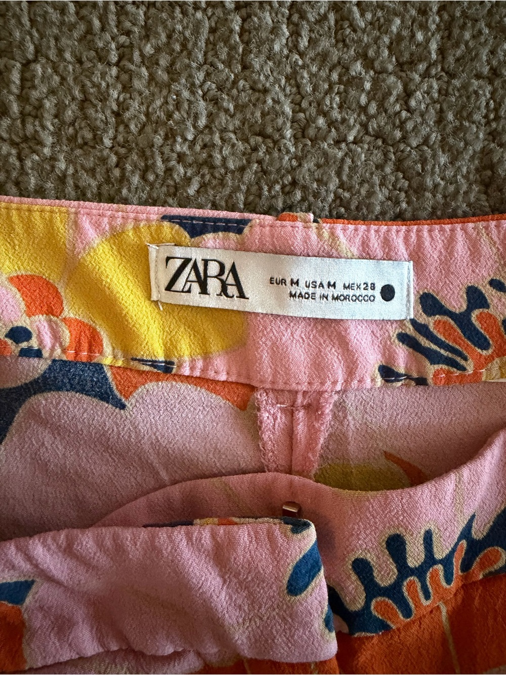 Zara - Retro Floral Pants - Medium - Picture 2 of 3